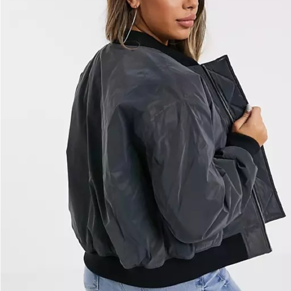 Nice oversized bomber jacket in iridescent reflective